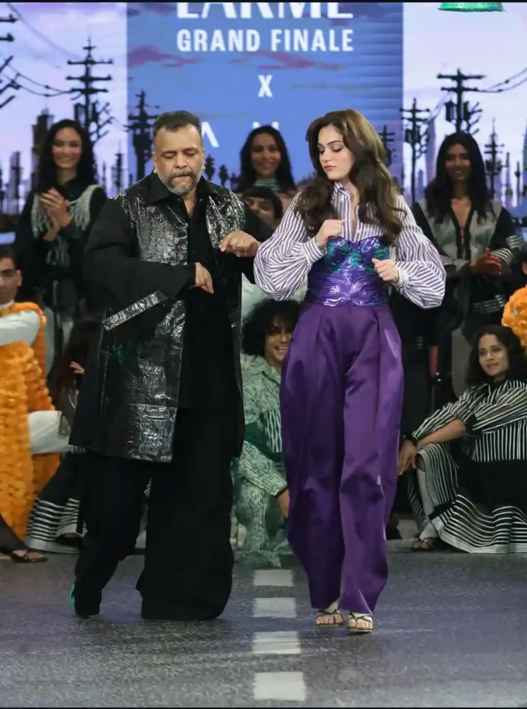 Aneet Padda Stuns at Lakmé Fashion Week 2026 Finale in Amit Aggarwal’s Glamorous AM Collection